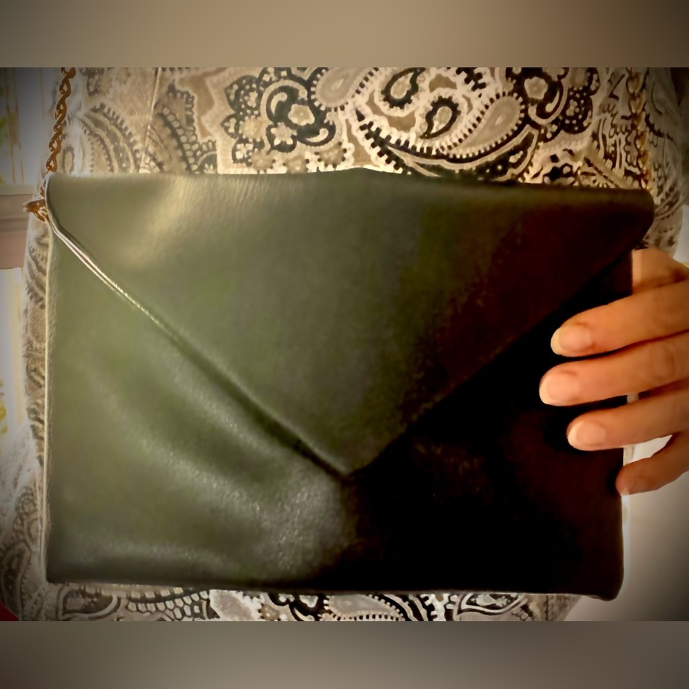 NWOT a.new day Black Gold Crossbody Bag/Clutch Magnetic/Zip Closures-4 Pockets